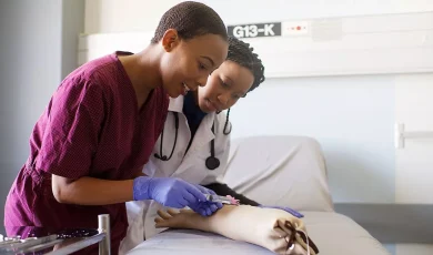 Professions de santé : parier sur les stages pour recréer des vocations !