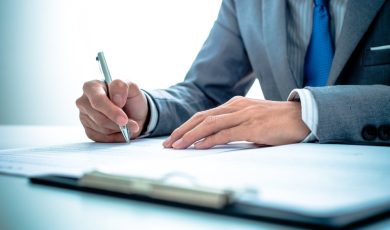 Métiers du Grand Âge : signature d&rsquo;un accord en faveur du développement de la PRO A