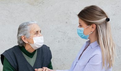Prime aux aides à domicile : la Fédésap dénonce une mise en place inéquitable par les départements qui sabotent la promesse présidentielle